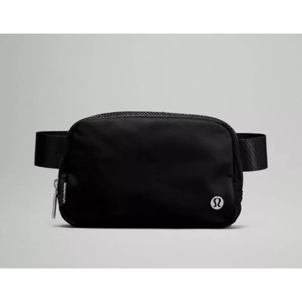 NWT HTF Lululemon Everywhere Belt in Bag black